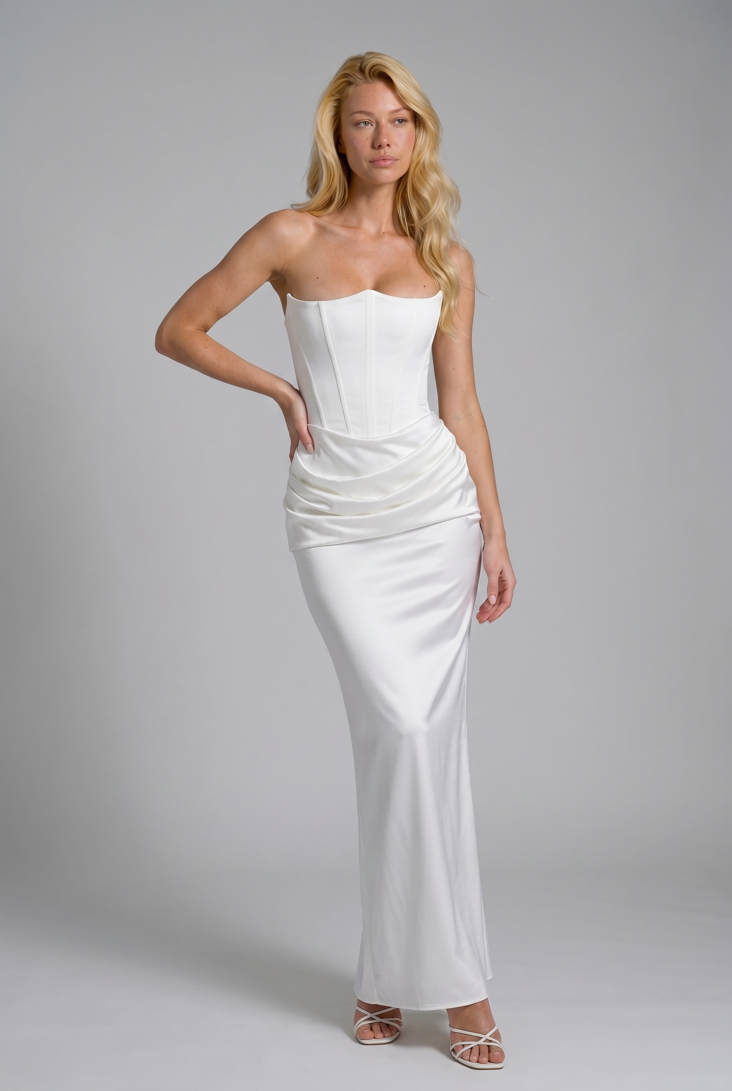 Pose White