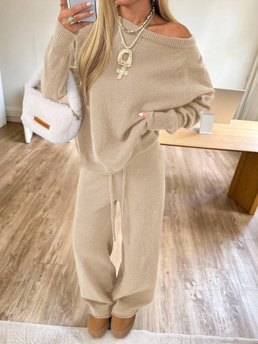 Traje de Punto con Cuello Asimétrico
