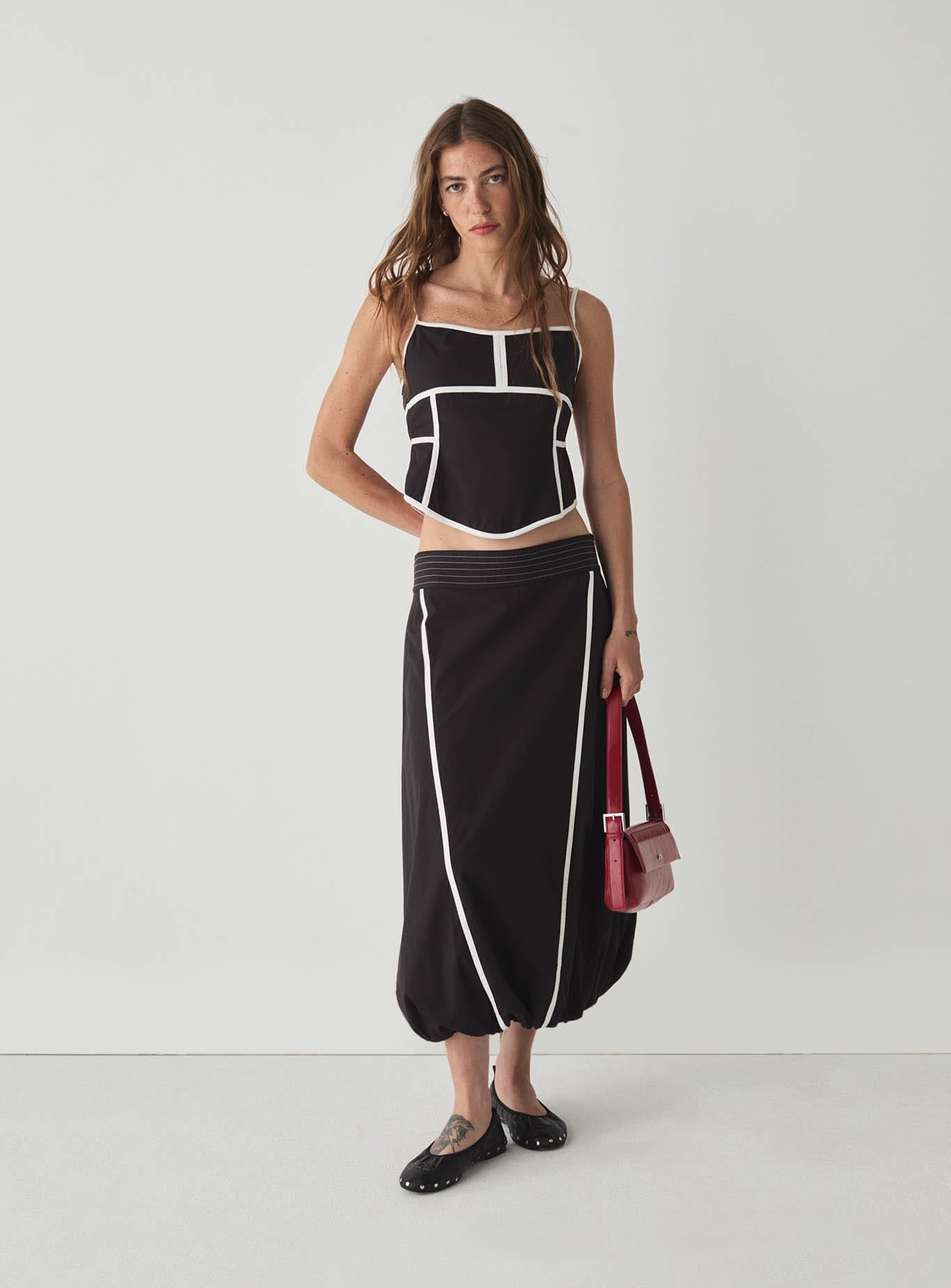 GINGER BLACK PIPING TOP