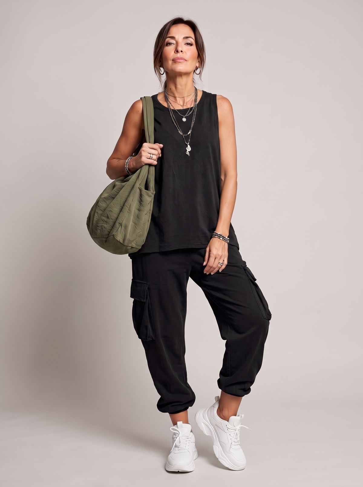 Noelia Cargo Set - Negro - studio photoshoot