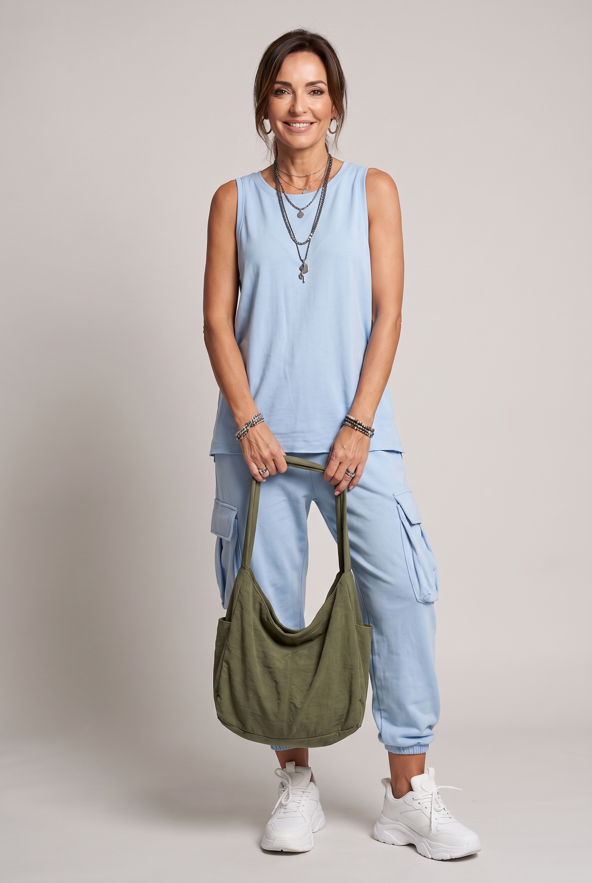 Noelia Cargo Set - Celeste - studio photoshoot