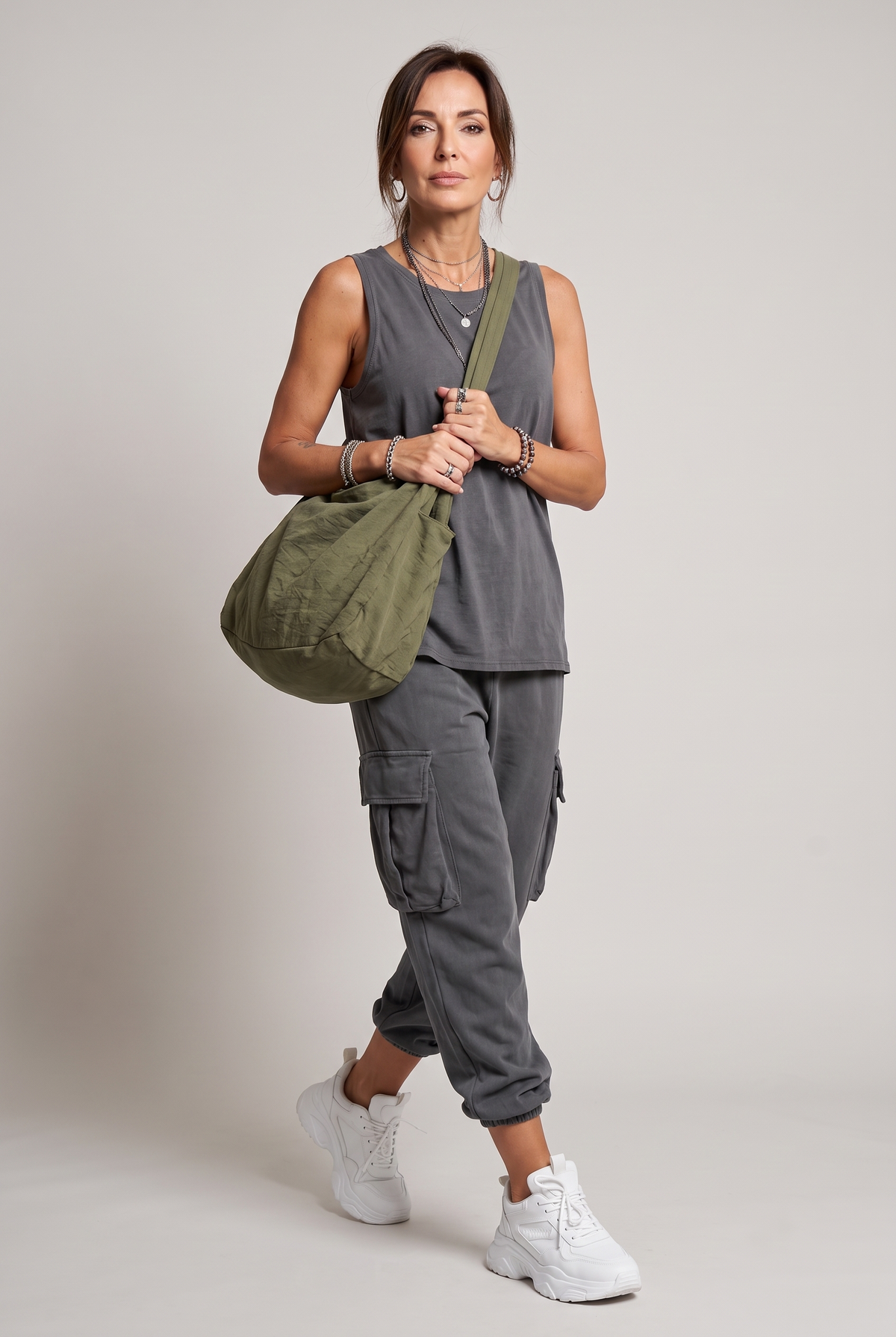 Noelia Cargo Set - Gris - studio photoshoot