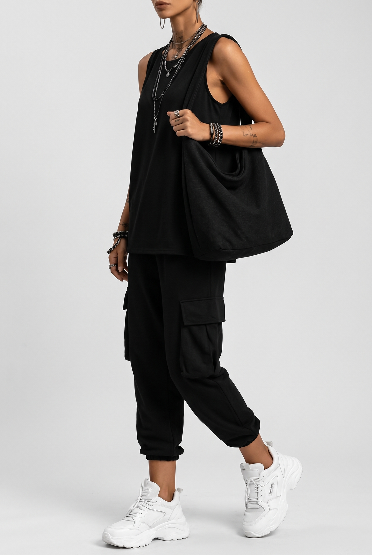 Noelia Cargo Set - Negro - pose