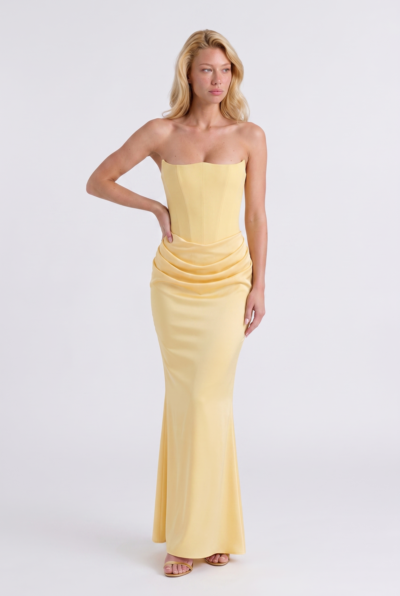 Pose Butter Yellow