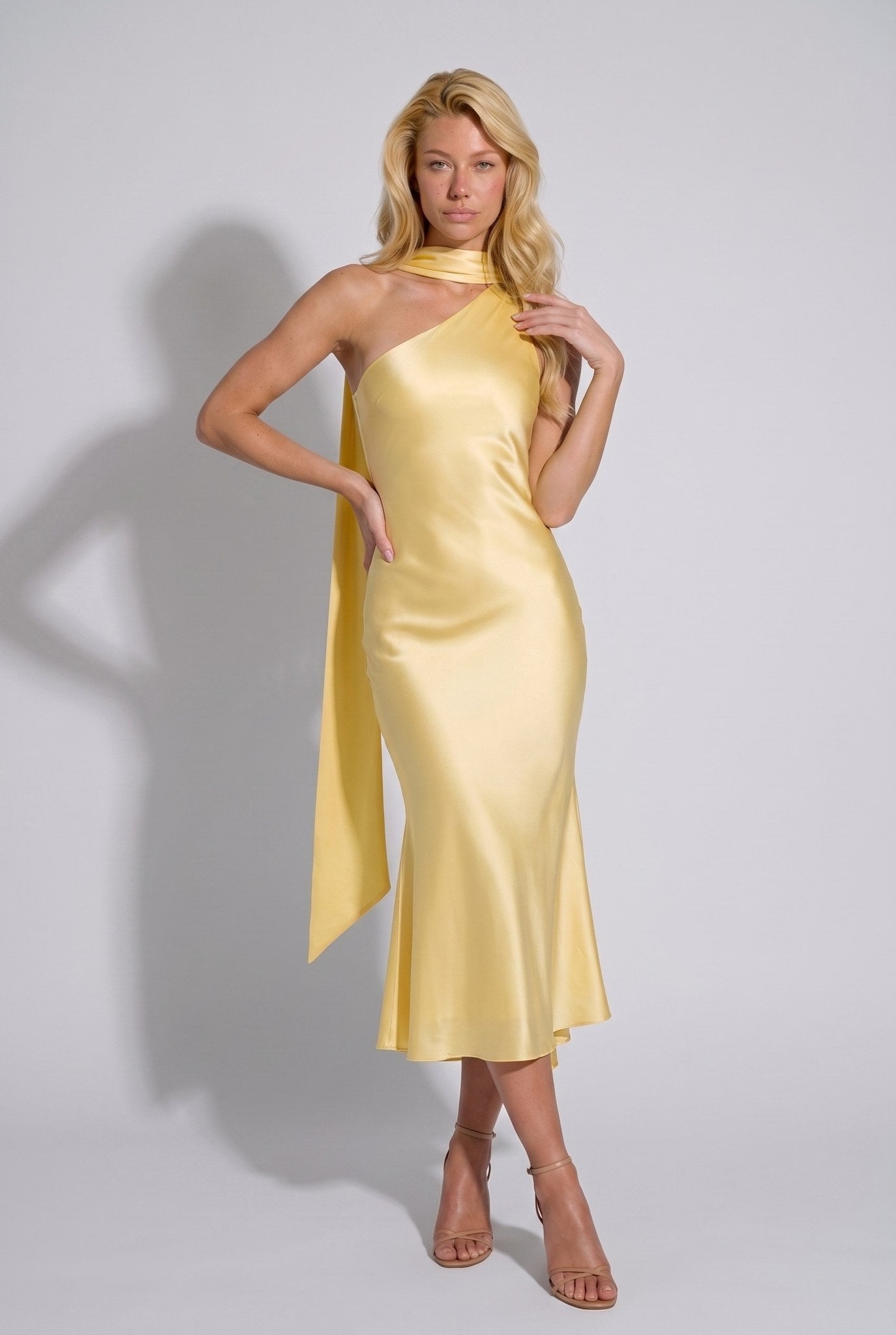 Pose Butter Yellow