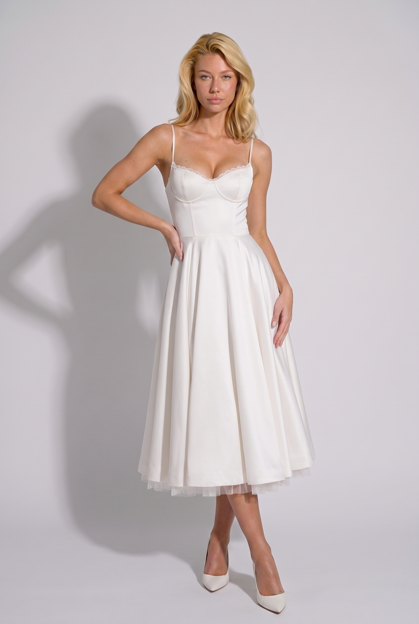 Pose White